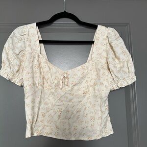 Urban Outfitters floral top size s